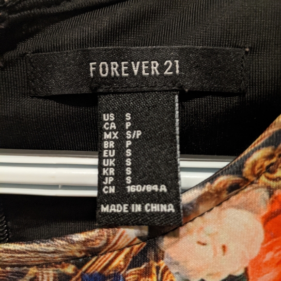 Patterned Dress - Picture 6 of 6